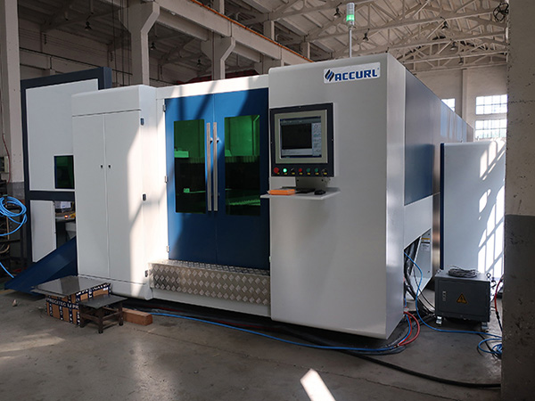 Machine de découpe laser à fibre 3000W avec double changeur de palette